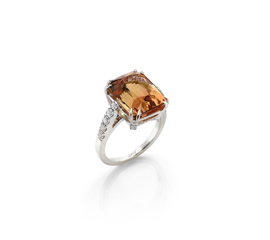 Ring in 18K white gold with 10 ct natural brown Tourmaline from Nigeria & diamonds